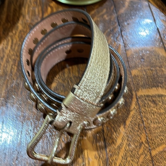 Authentic Louis Vuitton, gold leather belt, studded like new size 36 - Picture 2 of 4